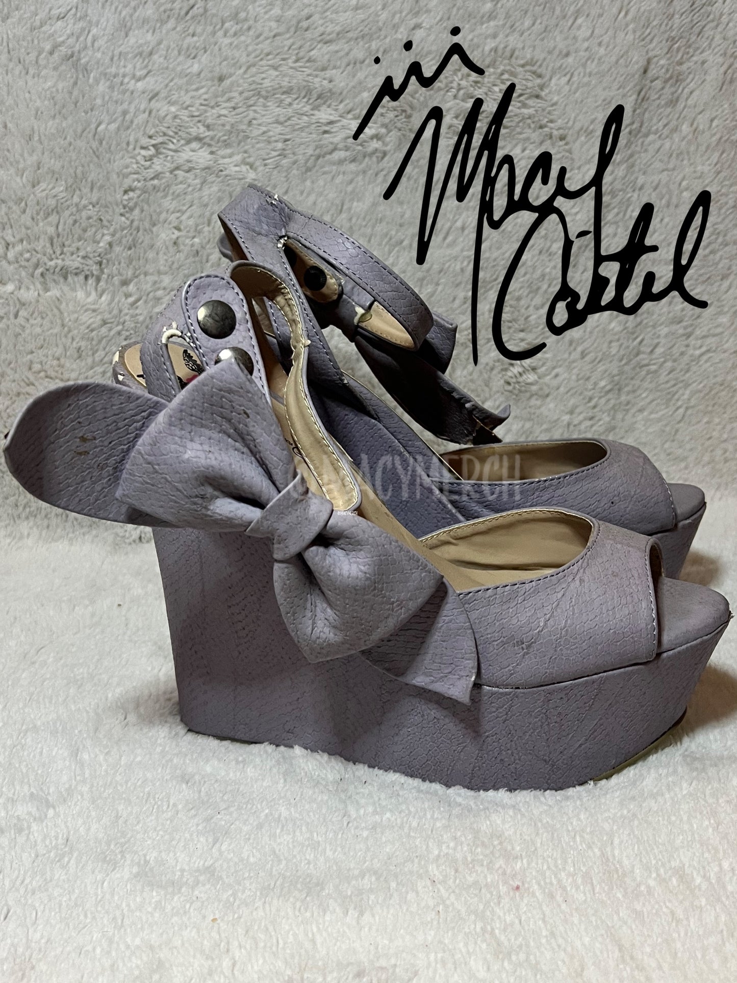 WORN- Lavender Wedges